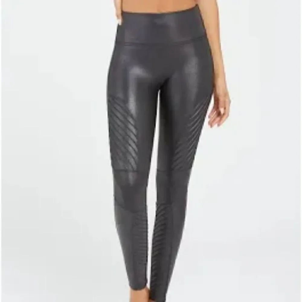Spanx black faux leather Moto leggings ribbed texture Size S